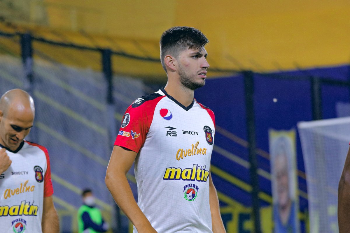Diego Osío se afianza en la defensa del Caracas